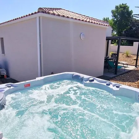 Le Bonheur Est Dans Le Veillon Maison Neuve 3 De 2025, 7 Personnes, Avec Jacuzzi 6 Personnes Et Climatisation Réversible Casa vacanze Talmont-Saint-Hilaire
