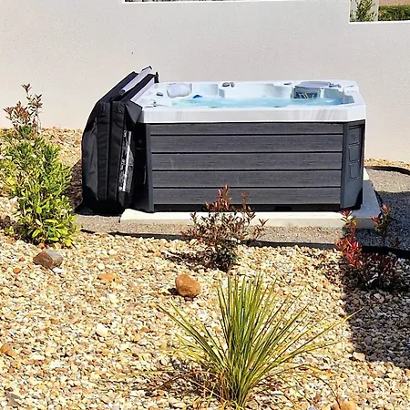 Le Bonheur Est Dans Le Veillon Maison Neuve 3 De 2025, 7 Personnes, Avec Jacuzzi 6 Personnes Et Climatisation Réversible
